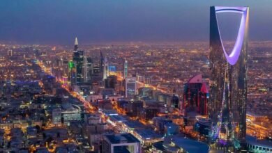 السعودية توقع 49 صفقة استثمارية غير نفطية في 3 أشهر