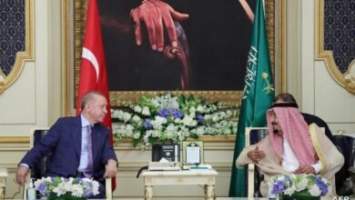 ملك السعودية وولي عهده يهنئان أردوغان بمئوية عيد النصر