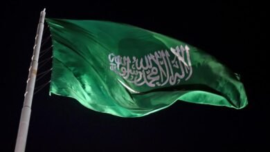 صورة توضيحية - السعودية تمنع استعمال علم الدولة وشعارها بالتعاملات التجارية