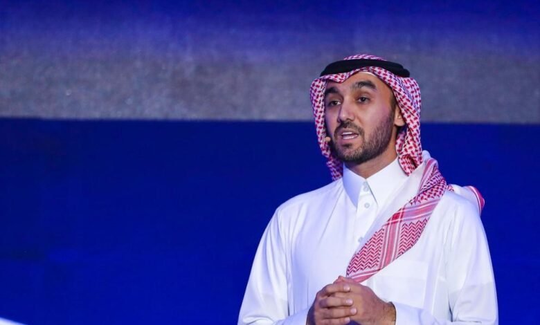 بعد رونالدو.. وزير الرياضة السعودي سنضم نجوماً عالميين