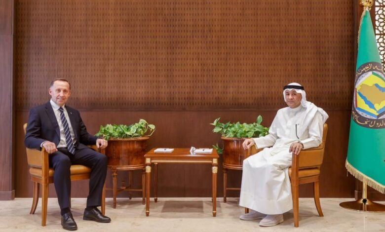 البديوي يؤكد دعم مجلس التعاون حل الأزمة الأوكرانية سلمياً