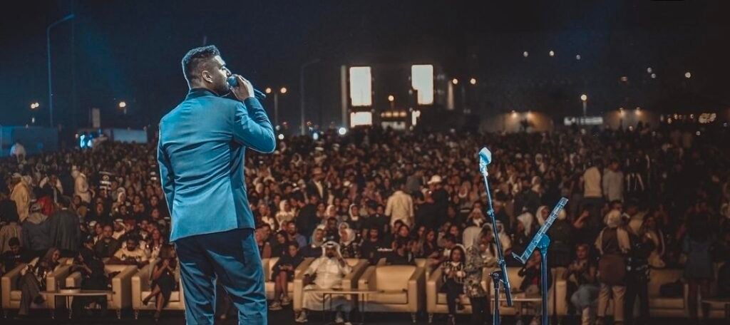 آدم يروّج لـ«جمّالو» على إنستغرام ويحدد إطلاقها في سبتمبر - أرشيف غوغل وبينغ