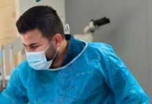 الدكتور علي حرز ينقل تجربته في طب الأسنان إلى أبيدجان