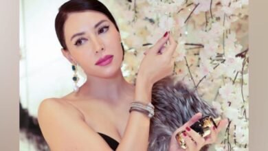 Supermodel Nesrin Sanad Sizzles In Gorgeous Black Dress At Amber Niche Ceremony