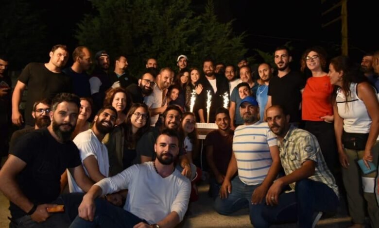 أسرة مسلسل من الآخر تحتفل بإنتهاء التصوير