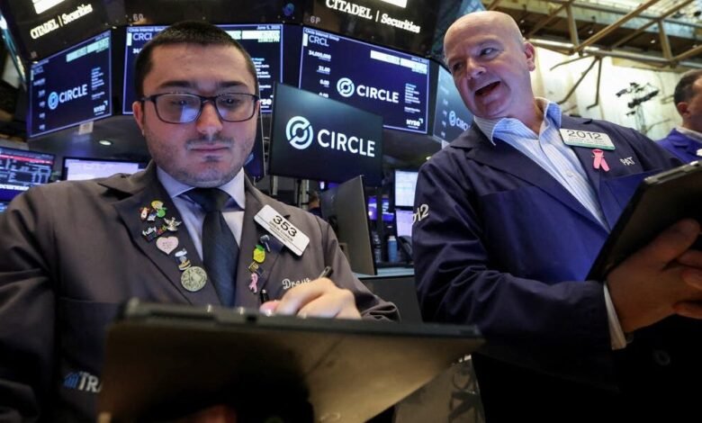 ارتفاع وول ستريت مع تجدد التوقعات بخفض أسعار الفائدة