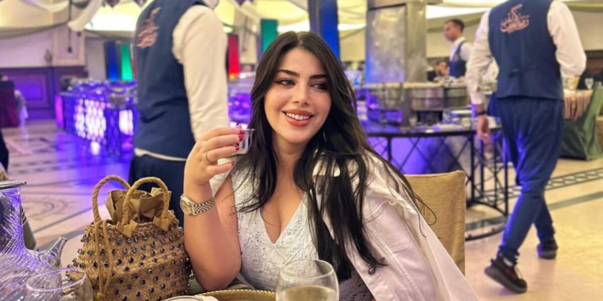 المؤثرة آية ترك إطلالات متنوعة و محببة من قبل الجمهور