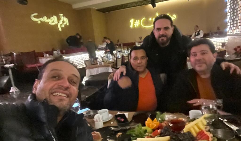 المنتج الدكتور احمد ايوب يستعد للتعاقد مع بعض الممثلين لانتاج فيلم مصري لبناني - صورة مميزة صورة مميزة: المنتج الدكتور احمد ايوب يستعد للتعاقد مع بعض الممثلين لانتاج فيلم مصري لبناني