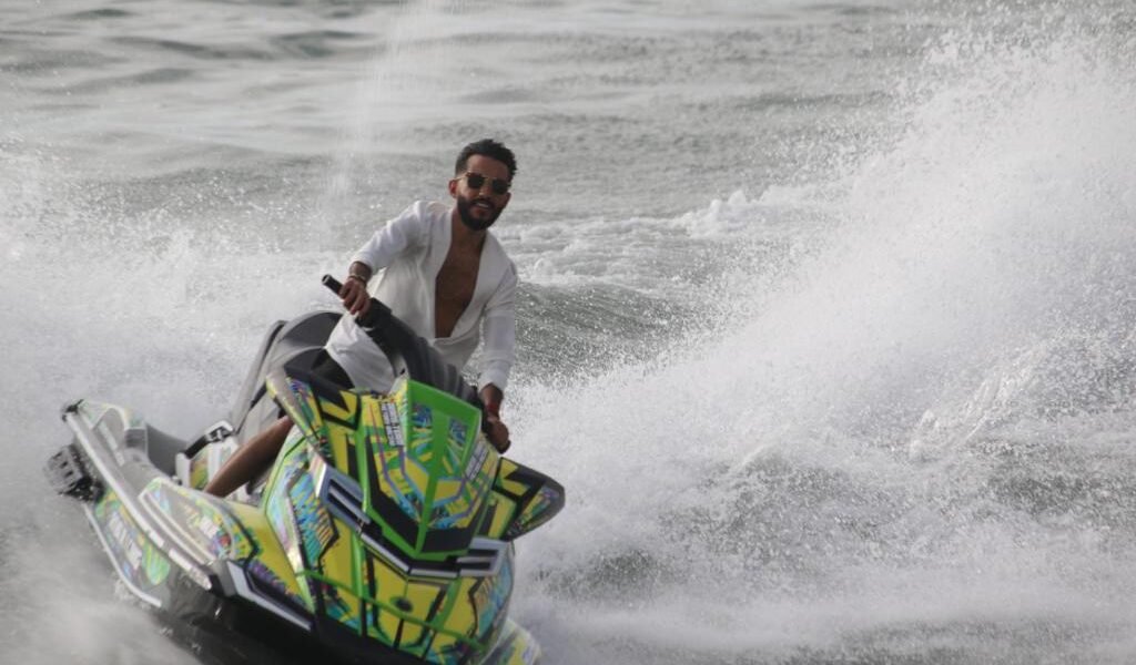 صورة مميزة: النجم محمد شهاب يستعد لإطلاق عمل غنائي جديد