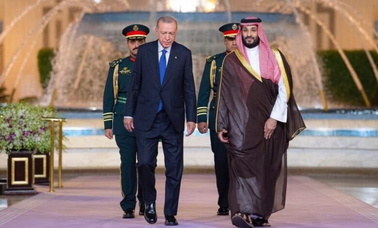 خالد بن سلمان توقيع عقدين مع شركة بايكار للاستحواذ على طائرات مسيّرة