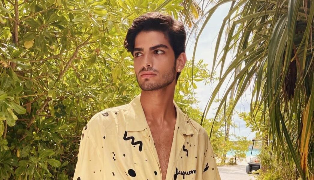 صورة مميزة: عارض الأزياء أوسكار Oscar Kraye يحظى بثناء جمهوره بعد نشره هذه الة