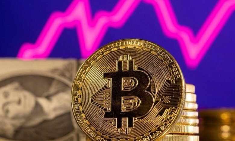 عملة بيتكوين تستعيد مستوى 60 ألف دولار