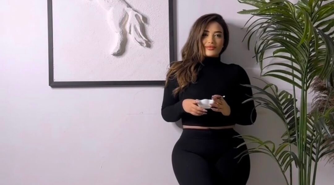 لارا حسين صوت فني يعيد تشكيل العلاقة بين الإحساس والمادة - صورة مميزة صورة مميزة: لارا حسين صوت فني يعيد تشكيل العلاقة بين الإحساس والمادة