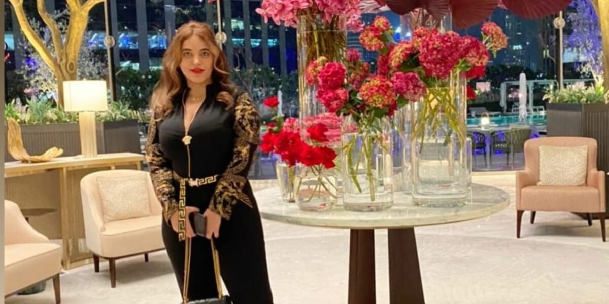 مصممة الأزياء مرام و نصائح للنجاح في عالم تصميم الأزياء - صورة مميزة صورة مميزة: مصممة الأزياء مرام و نصائح للنجاح في عالم تصميم الأزياء